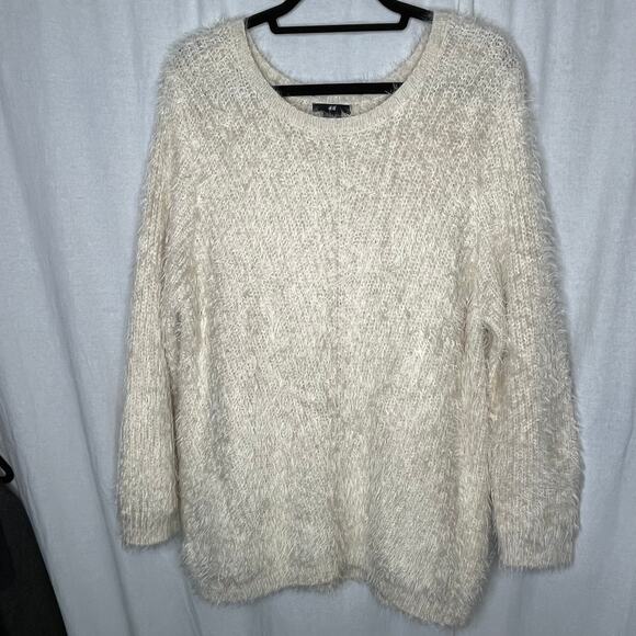 H&M‎ Cream Eyelash Soft Fuzzy Sweater Oversize Loose Fit Size Large - Picture 1 of 7
